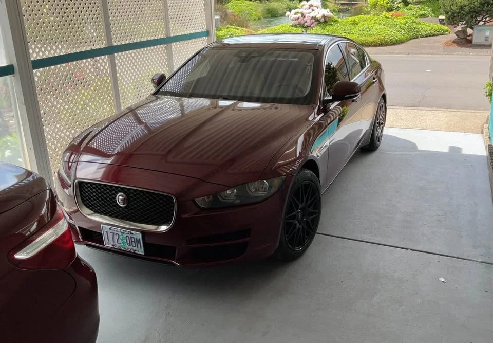 2017 Jaguar XE - Image 3 of 13