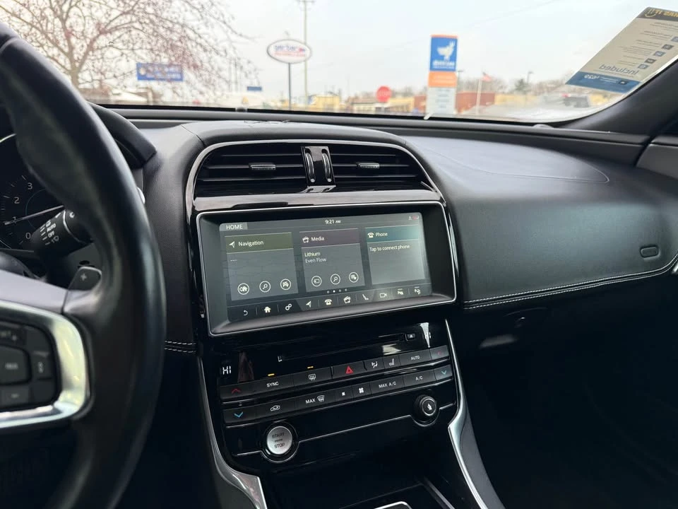 2017 Jaguar XE - Image 6 of 15