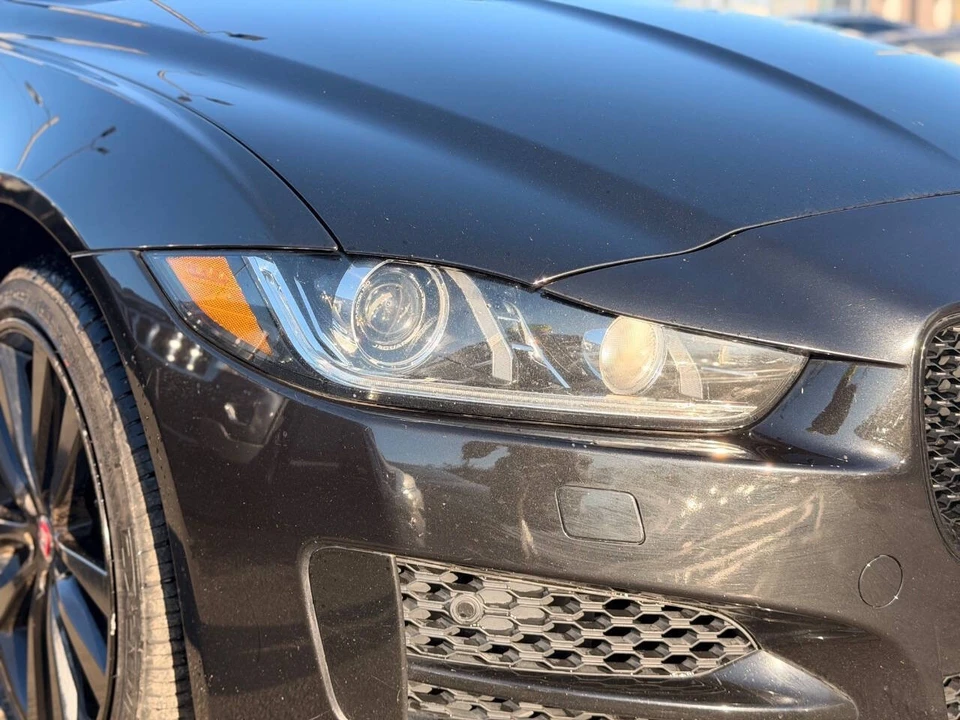 2017 Jaguar XE - Image 3 of 13