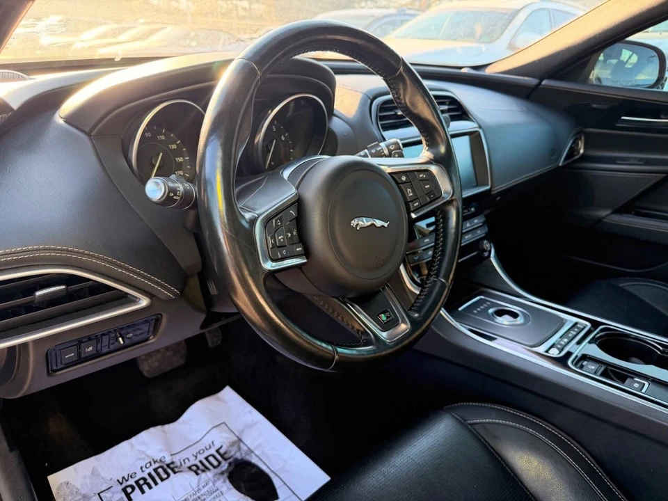 2017 Jaguar XE - Image 10 of 13