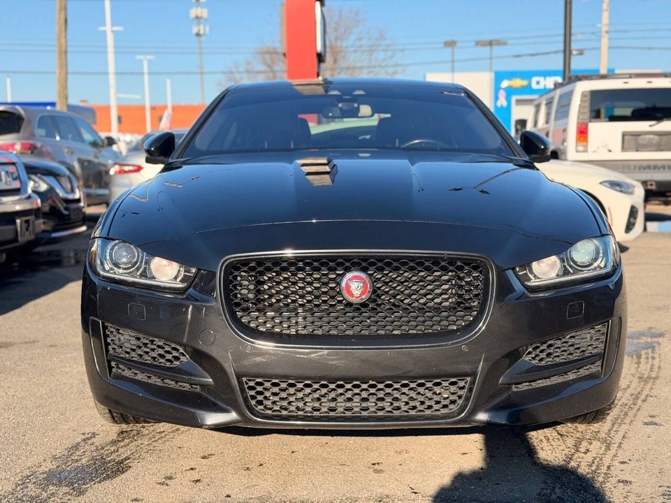 2017 Jaguar XE - Image 2 of 13