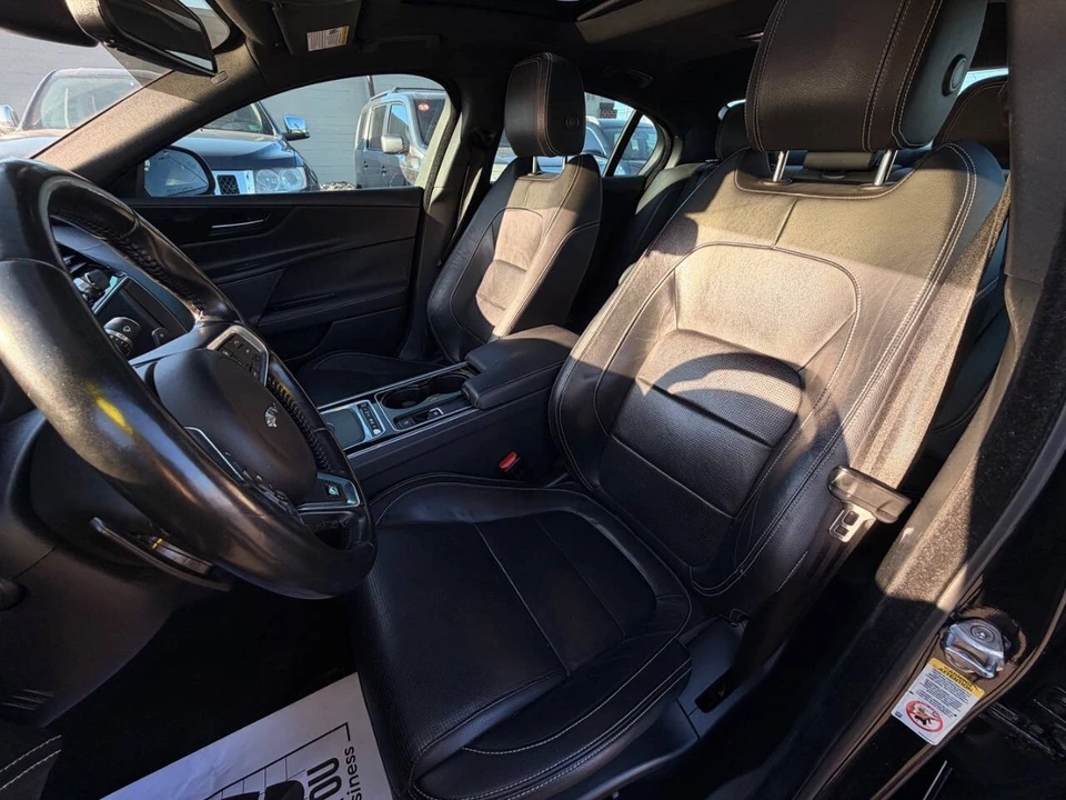 2017 Jaguar XE - Image 13 of 13