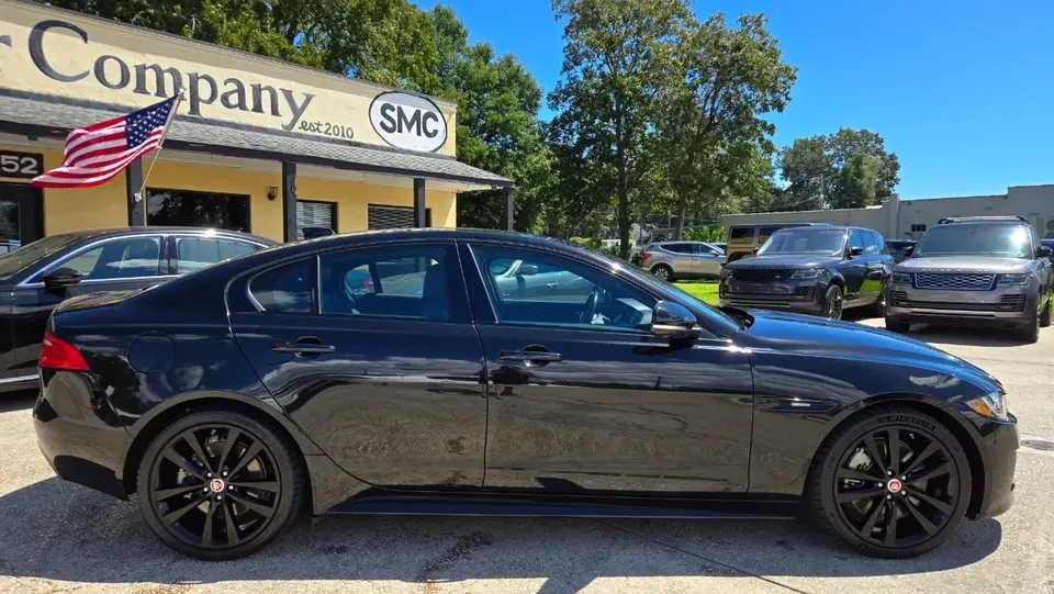 2017 Jaguar XE - Image 7 of 20