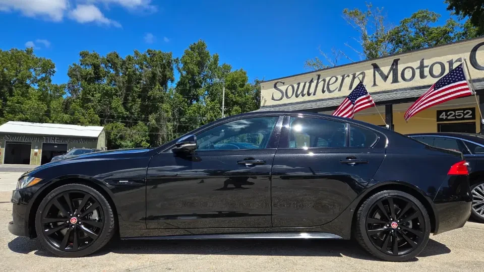 2017 Jaguar XE - Image 3 of 20