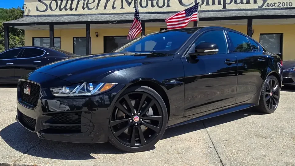 2017 Jaguar XE - Image 2 of 20