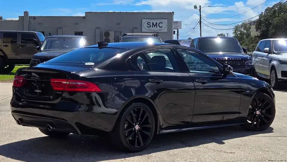 2017 Jaguar XE - Image 8 of 20