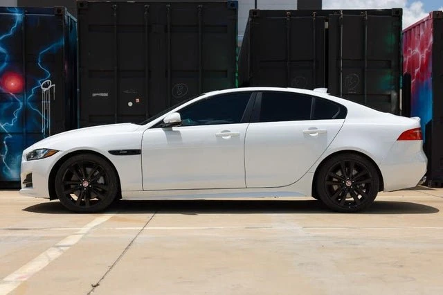 2017 Jaguar XE - Image 3 of 19