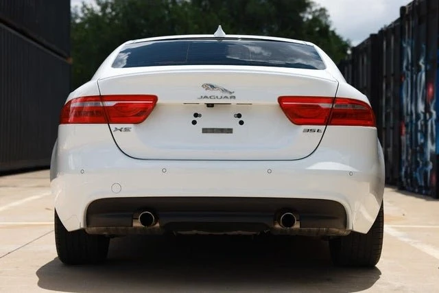 2017 Jaguar XE - Image 7 of 19