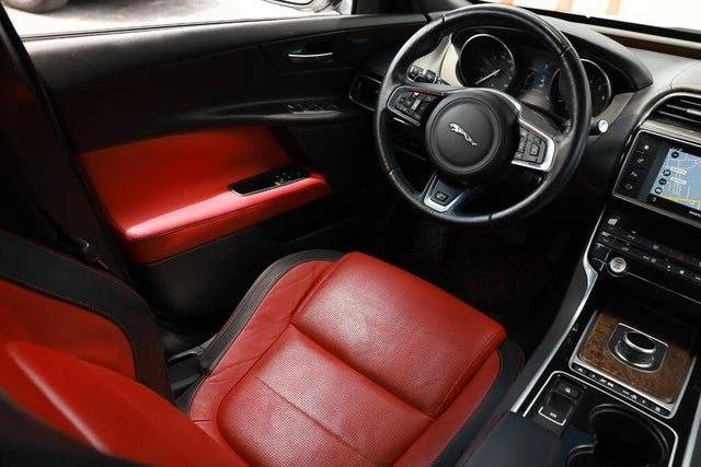 2017 Jaguar XE - Image 19 of 19
