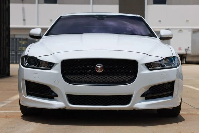 2017 Jaguar XE - Image 16 of 19