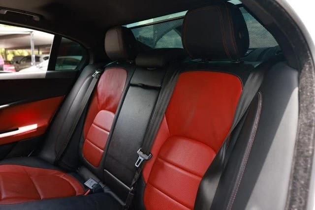 2017 Jaguar XE - Image 8 of 19