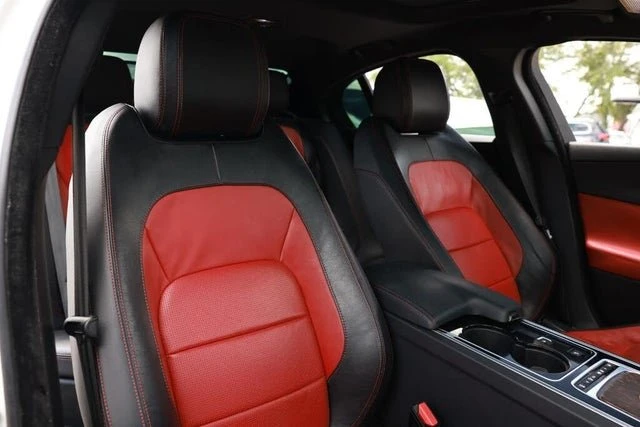 2017 Jaguar XE - Image 15 of 19