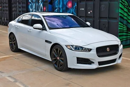 2017 Jaguar XE 35t R-Sport RWD