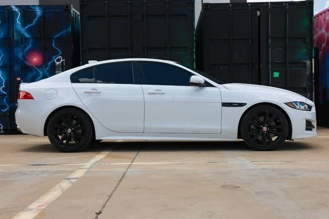 2017 Jaguar XE - Image 13 of 19