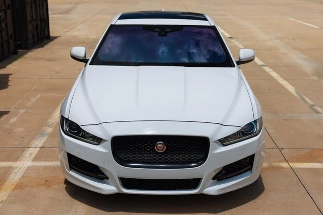 2017 Jaguar XE - Image 18 of 19