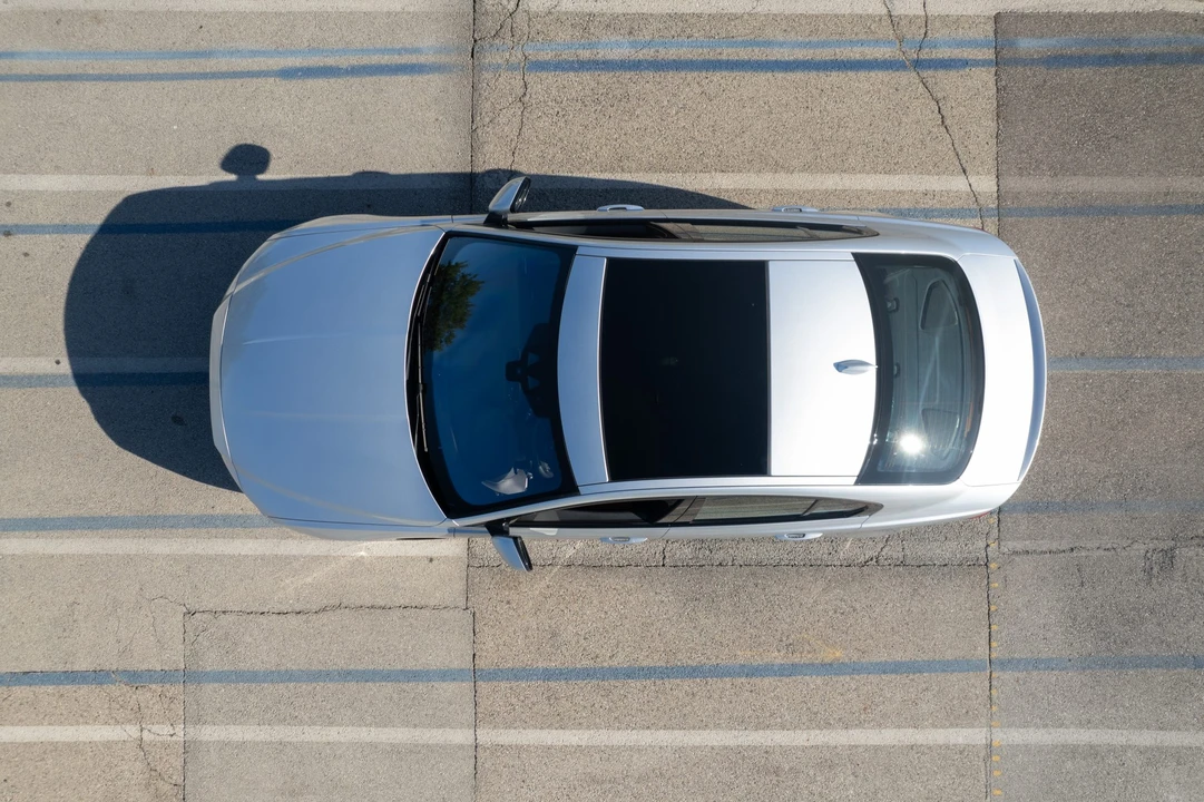 2017 Jaguar XE - Image 22 of 31