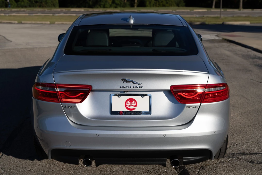 2017 Jaguar XE - Image 14 of 31