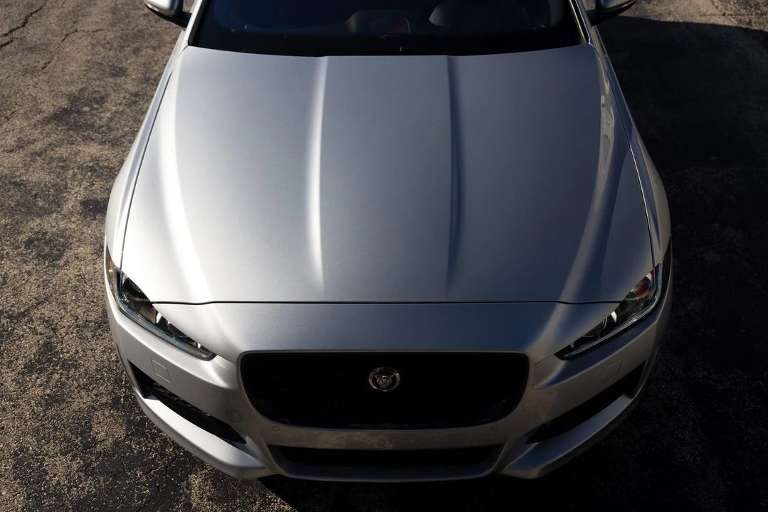 2017 Jaguar XE - Image 29 of 31
