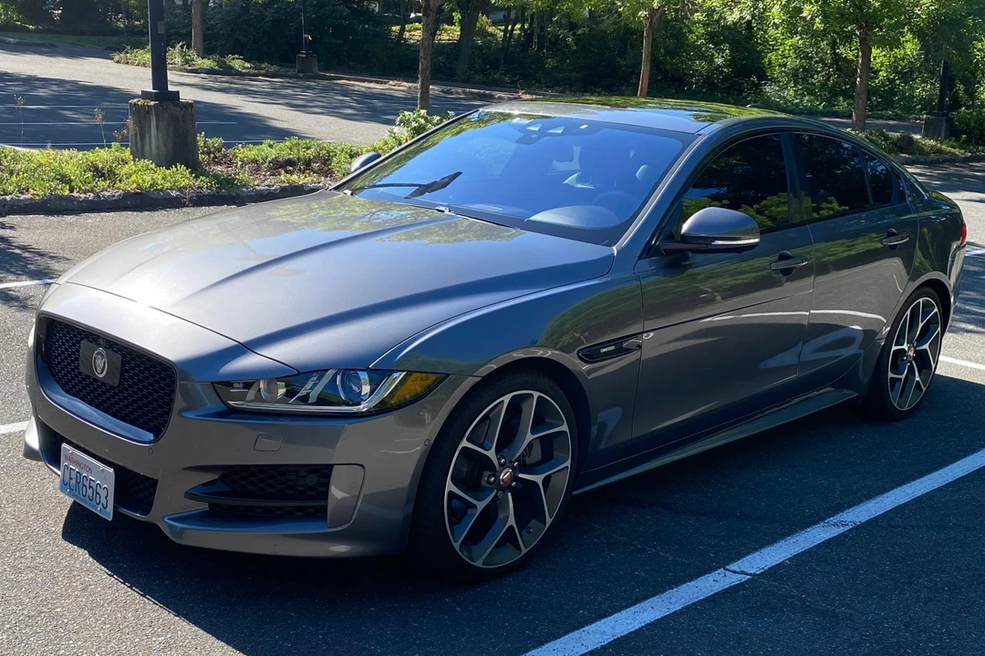 2017 Jaguar XE - Image 3 of 31