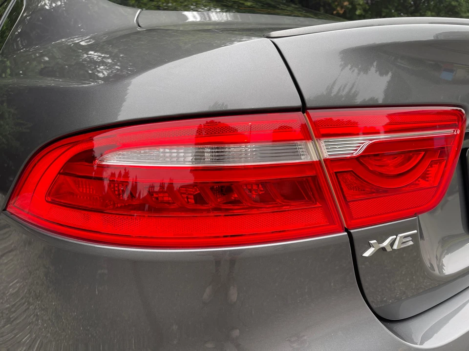 2017 Jaguar XE - Image 26 of 31