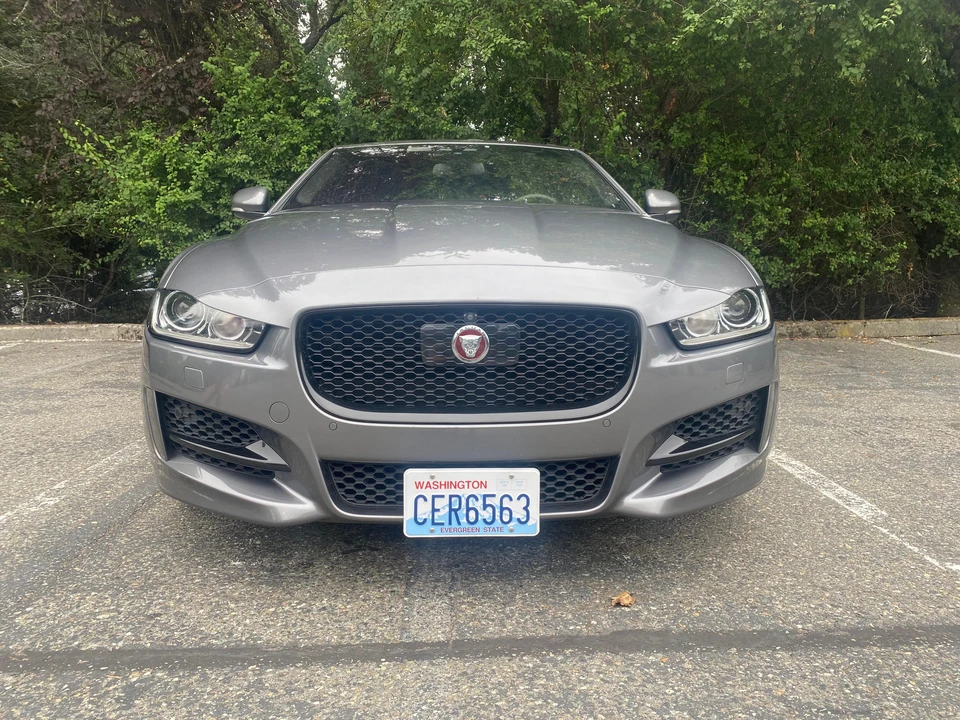 2017 Jaguar XE - Image 6 of 31