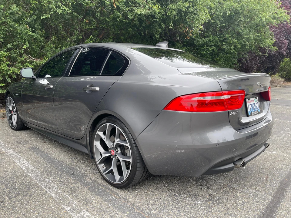 2017 Jaguar XE - Image 11 of 31