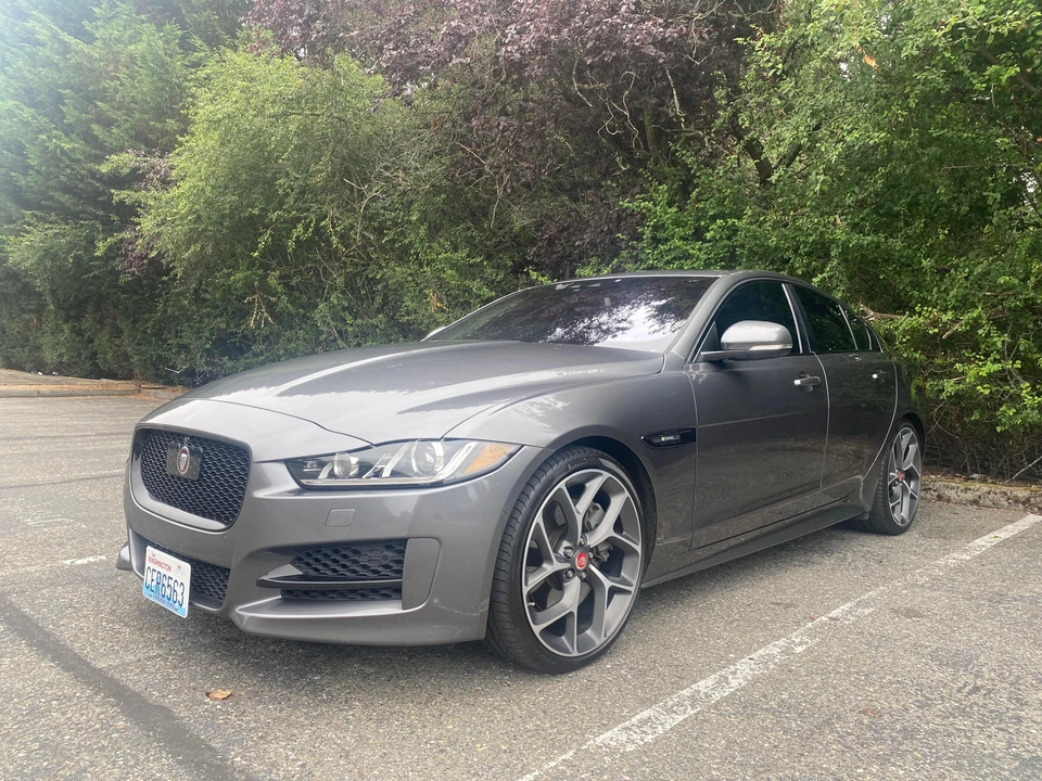 2017 Jaguar XE - Image 7 of 31