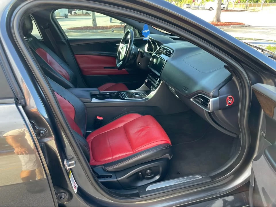 2017 Jaguar XE - Image 12 of 19