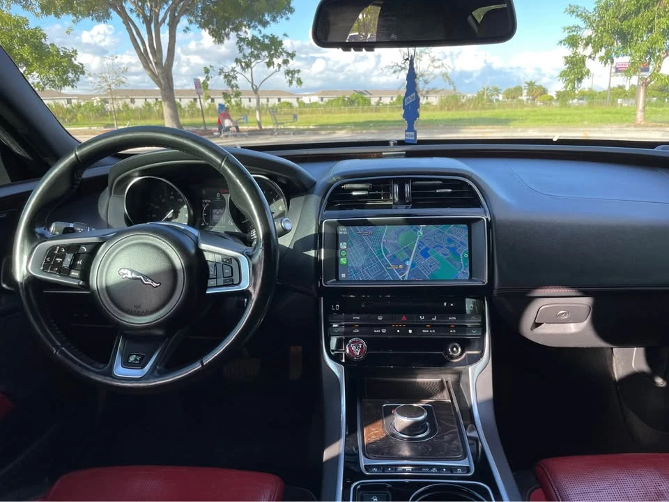 2017 Jaguar XE - Image 18 of 19