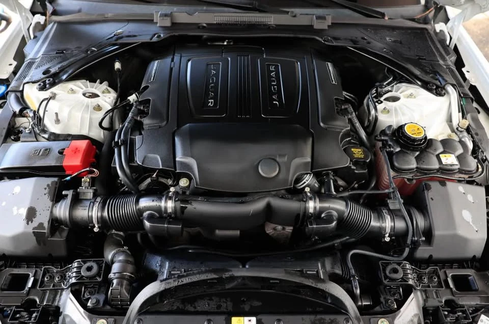 2017 Jaguar XE - Image 16 of 16