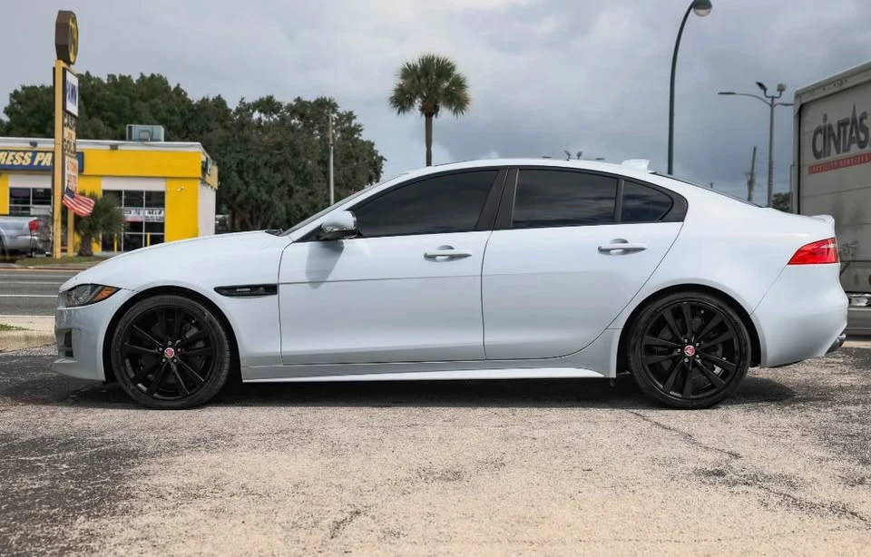 2017 Jaguar XE - Image 2 of 16