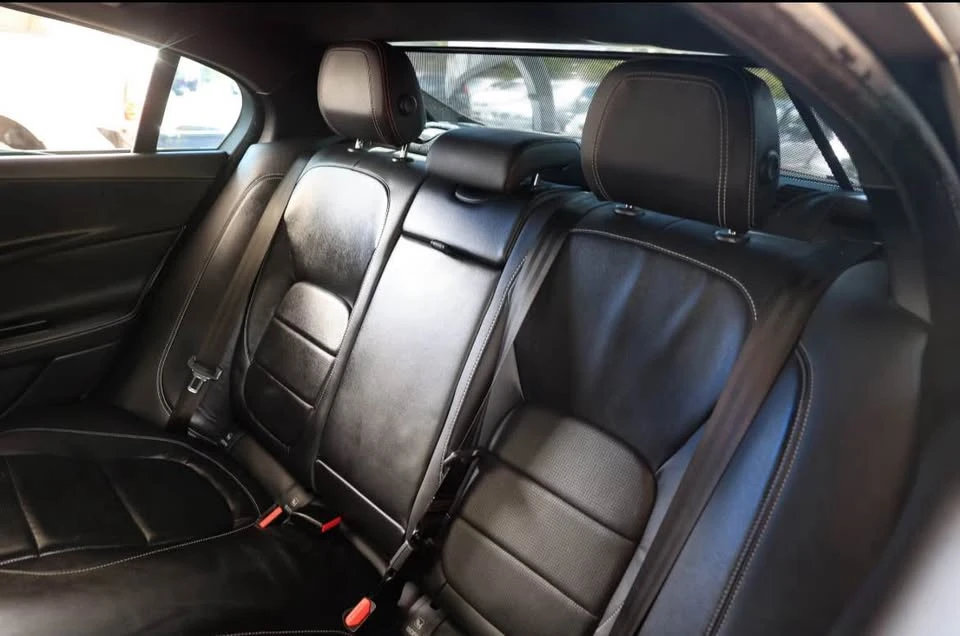 2017 Jaguar XE - Image 11 of 16