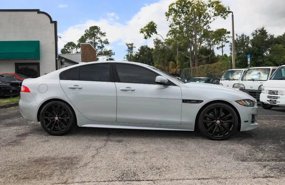 2017 Jaguar XE - Image 6 of 16