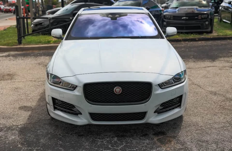 2017 Jaguar XE - Image 8 of 16