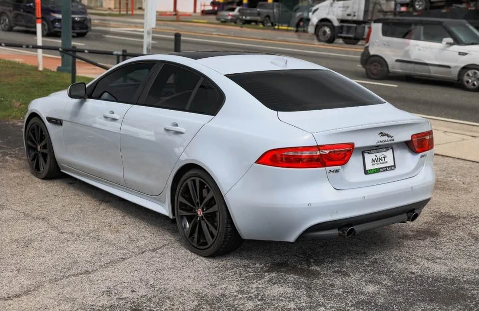 2017 Jaguar XE - Image 3 of 16
