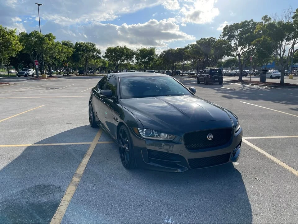 2017 Jaguar XE - Image 8 of 19