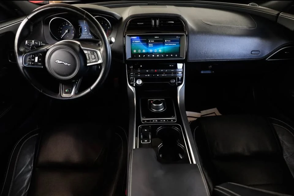 2017 Jaguar XE - Image 15 of 16