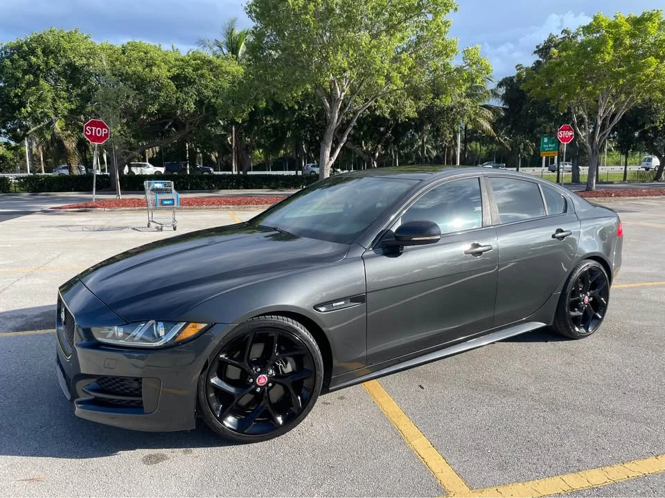 2017 Jaguar XE - Image 2 of 19