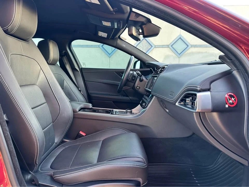 2017 Jaguar XE - Image 7 of 9