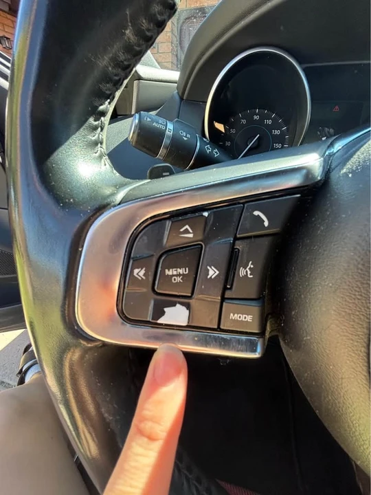 2017 Jaguar XE - Image 16 of 18