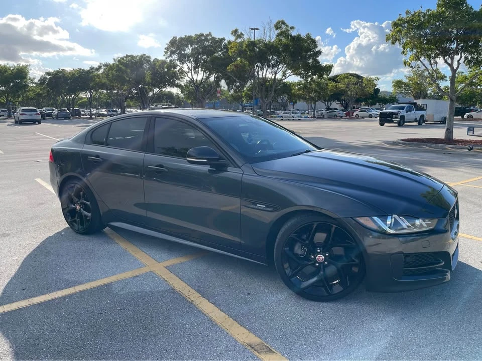2017 Jaguar XE - Image 3 of 18