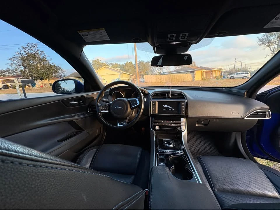 2017 Jaguar XE - Image 10 of 13