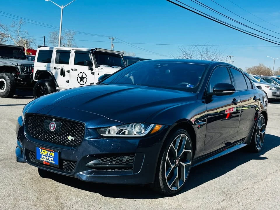 2017 Jaguar XE - Image 3 of 20
