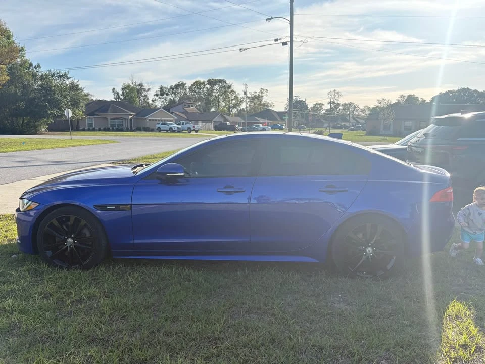 2017 Jaguar XE - Image 9 of 13