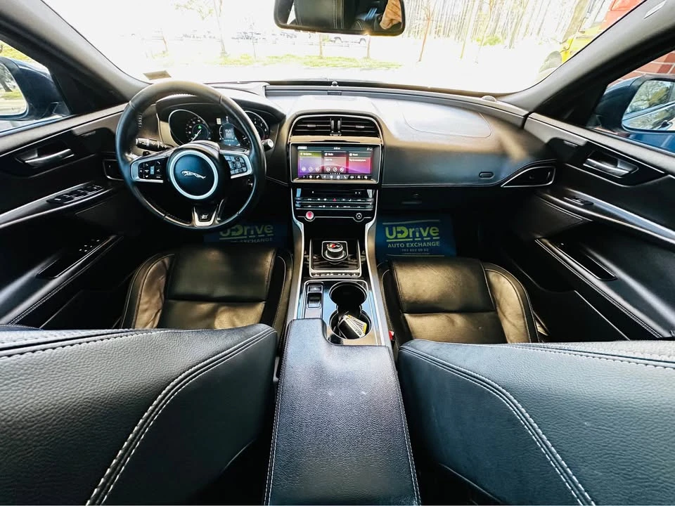 2017 Jaguar XE - Image 14 of 20