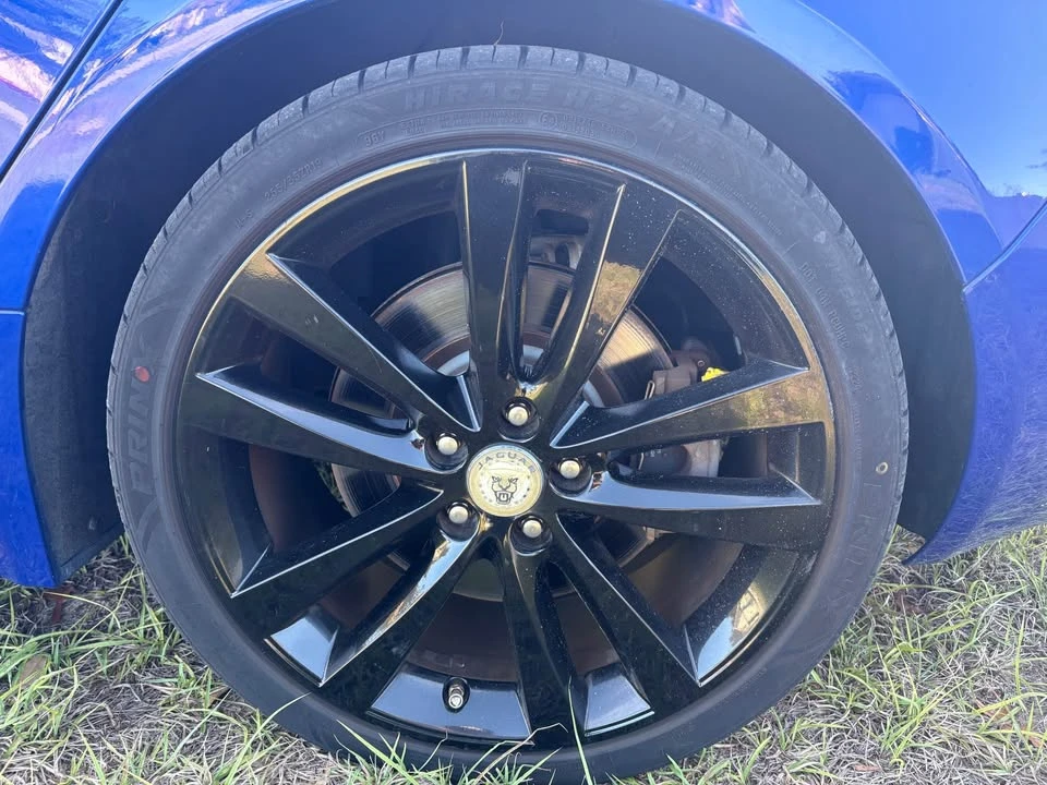 2017 Jaguar XE - Image 6 of 13