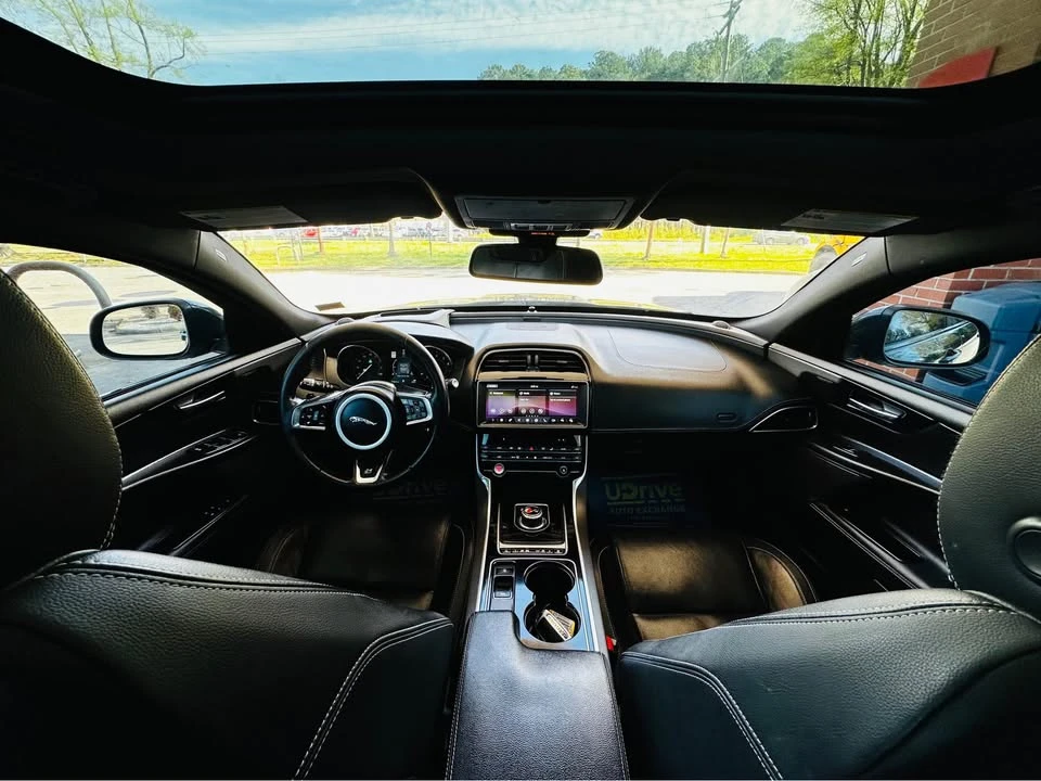 2017 Jaguar XE - Image 13 of 20