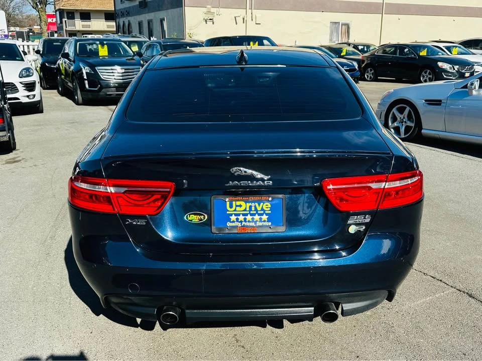 2017 Jaguar XE - Image 8 of 20