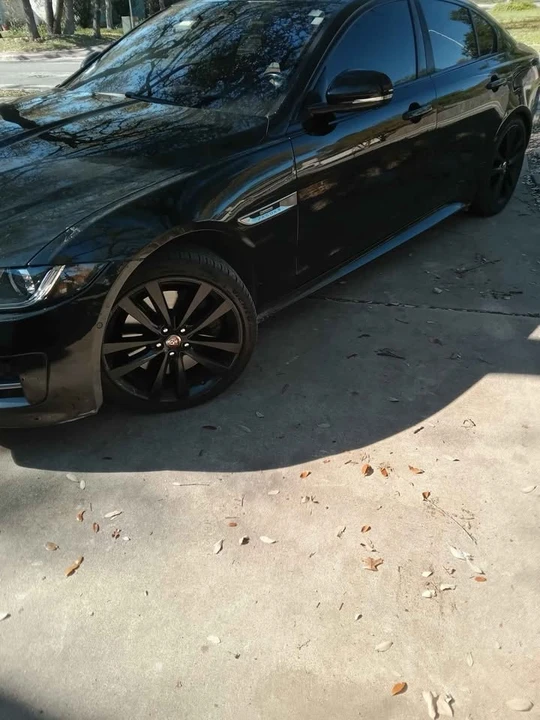 2017 Jaguar XE - Image 2 of 5