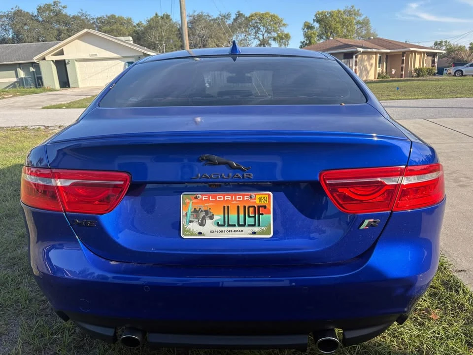 2017 Jaguar XE - Image 5 of 13